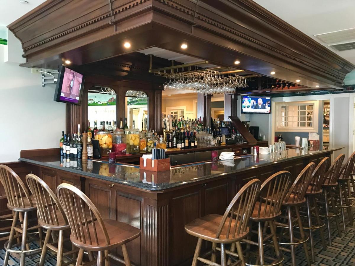 Greyfinch Chatham Inn Bagian luar foto