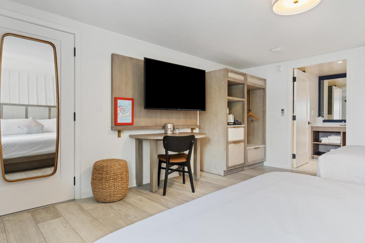 Greyfinch Chatham Inn Bagian luar foto