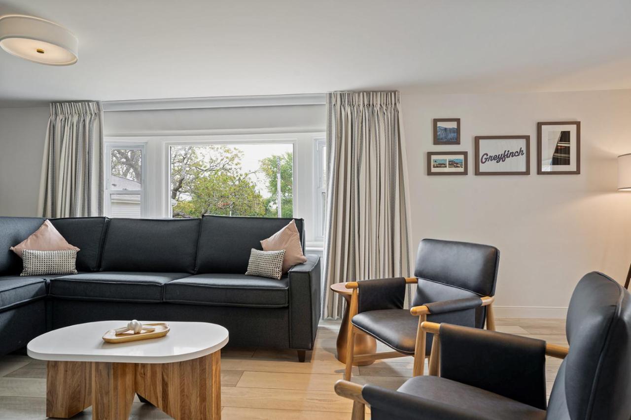 Greyfinch Chatham Inn Bagian luar foto