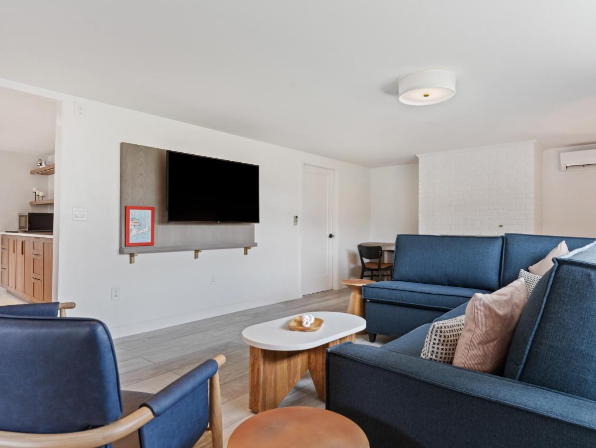 Greyfinch Chatham Inn Bagian luar foto