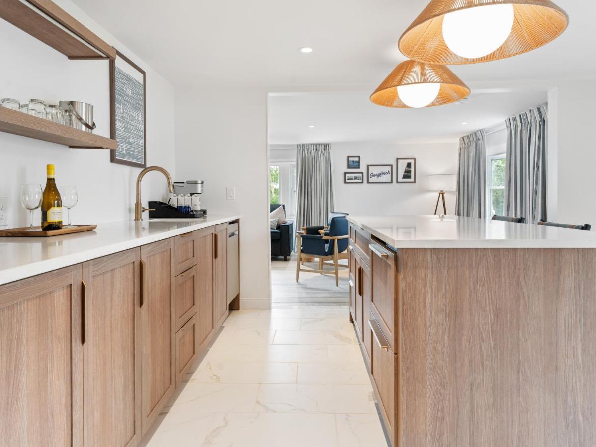 Greyfinch Chatham Inn Bagian luar foto
