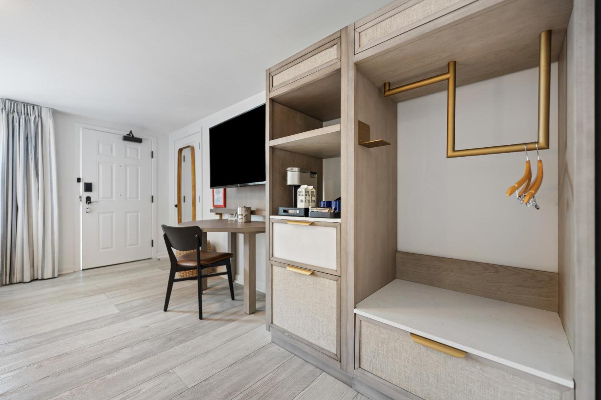 Greyfinch Chatham Inn Bagian luar foto