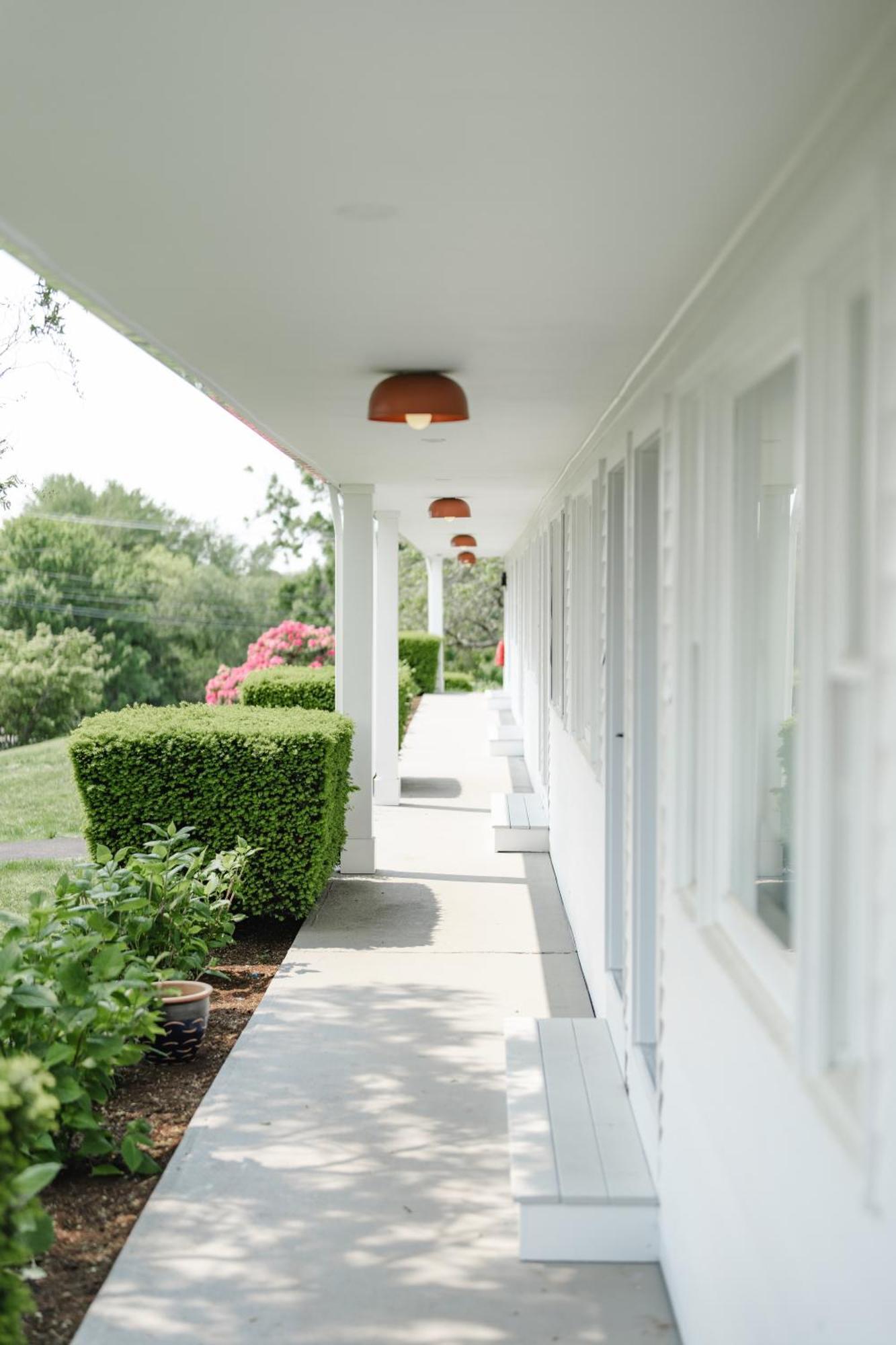 Greyfinch Chatham Inn Bagian luar foto