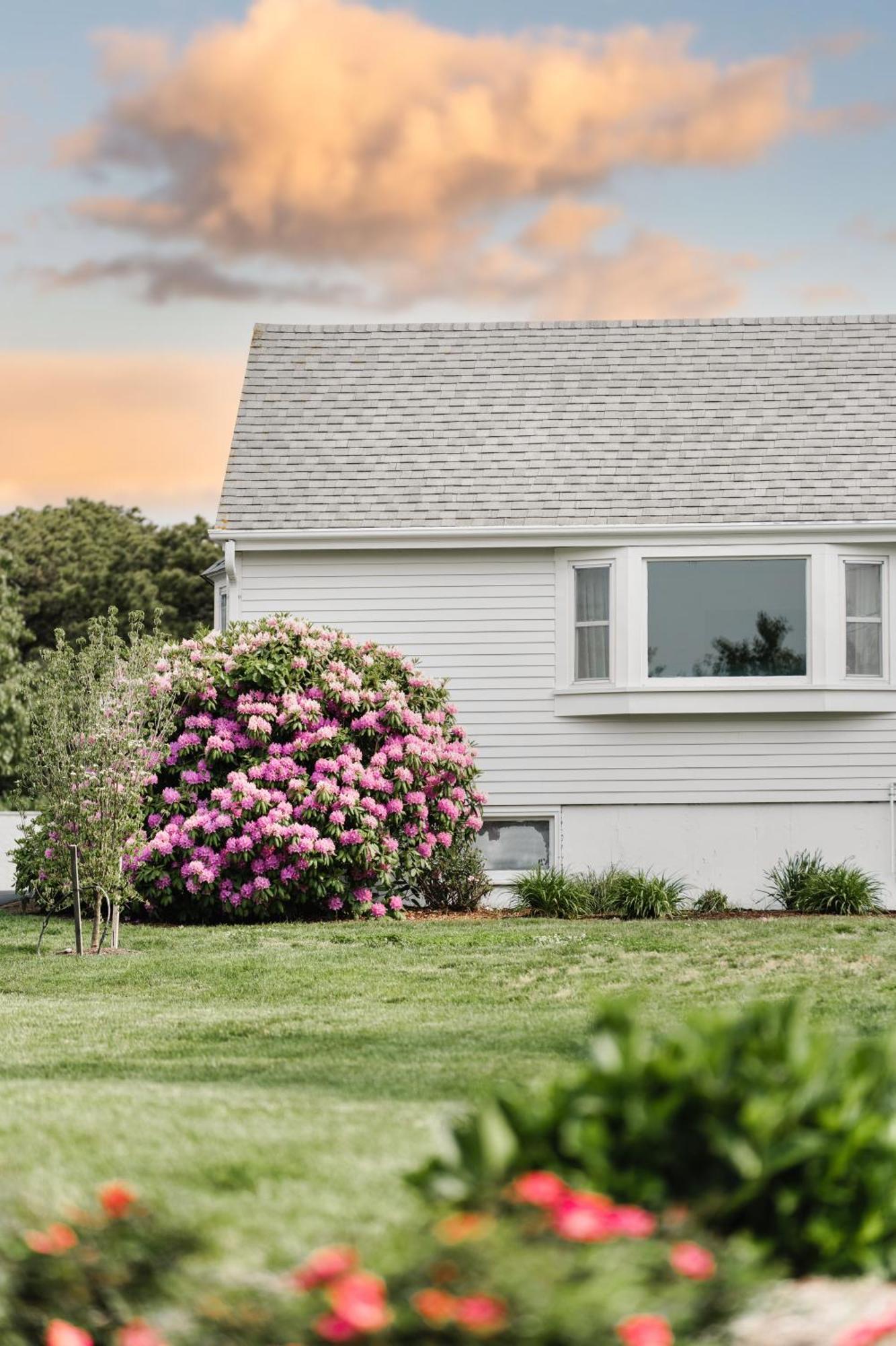 Greyfinch Chatham Inn Bagian luar foto