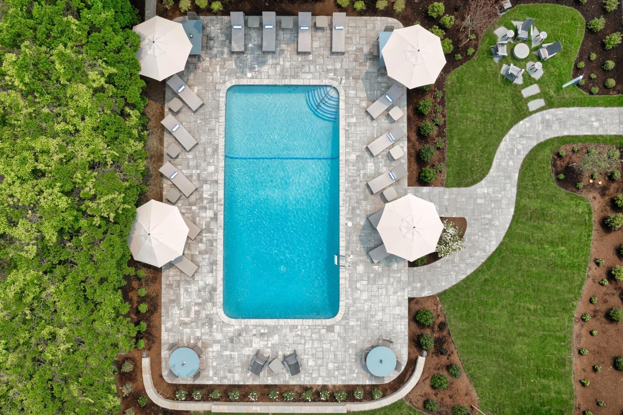 Greyfinch Chatham Inn Bagian luar foto
